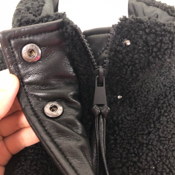 Good American Sherpa Faux Leather Puffer Cocoon in Black Size Medium - Picture 10 of 16